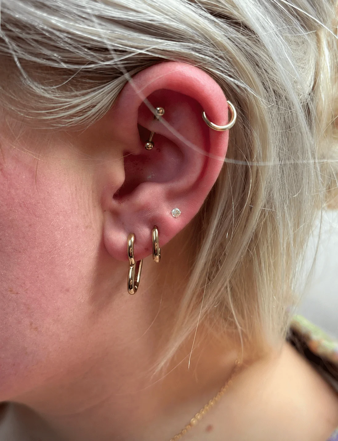 Mehrfach-Ohrpiercing bei Nana's Beautyservice Wolfsburg